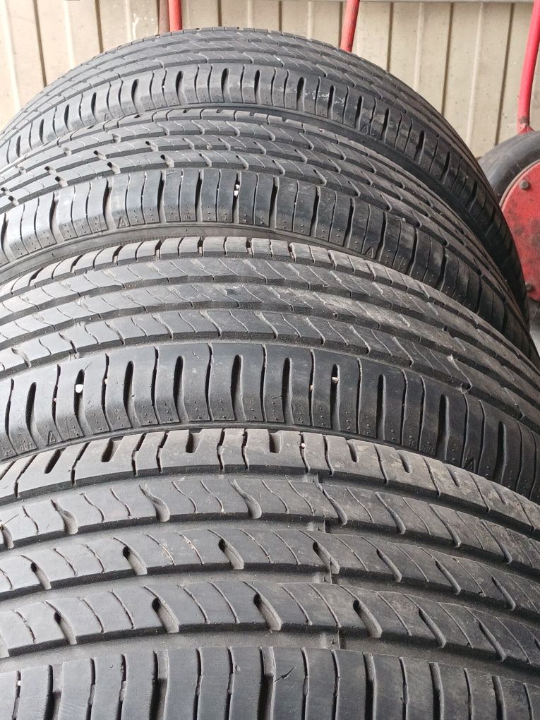 255 55 18 Roadstone NFera RU5 SUV