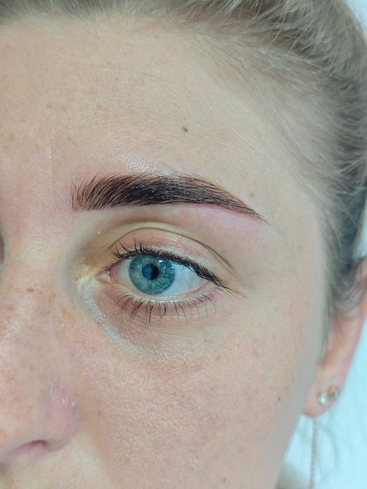 Корекція та пофарбування брів (хна, фарба)