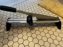 Gilotyna do ciecia paneli laminowanych Wolfcraft
