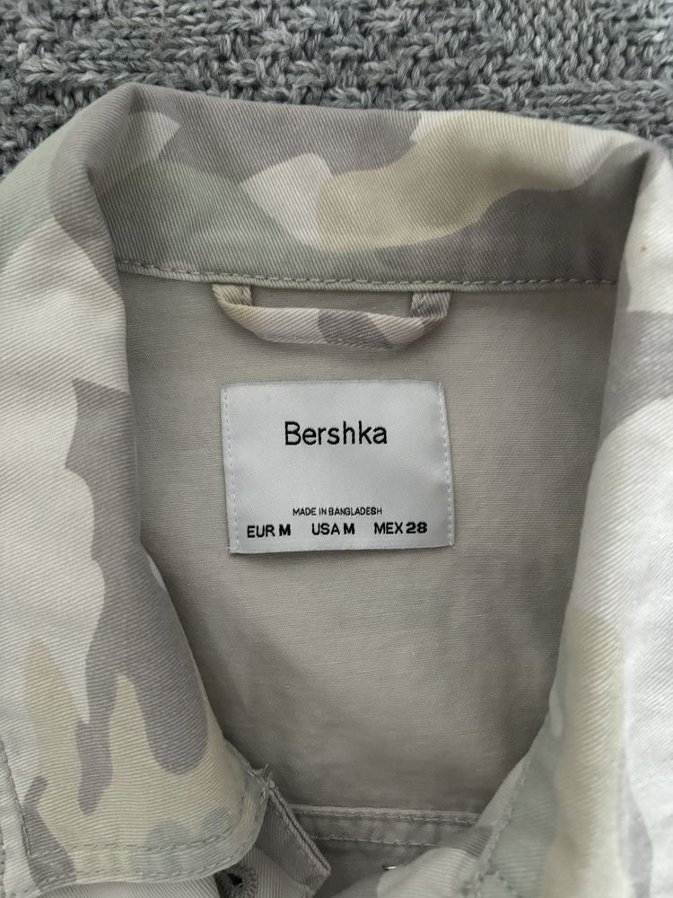 джинсова куртка bershka