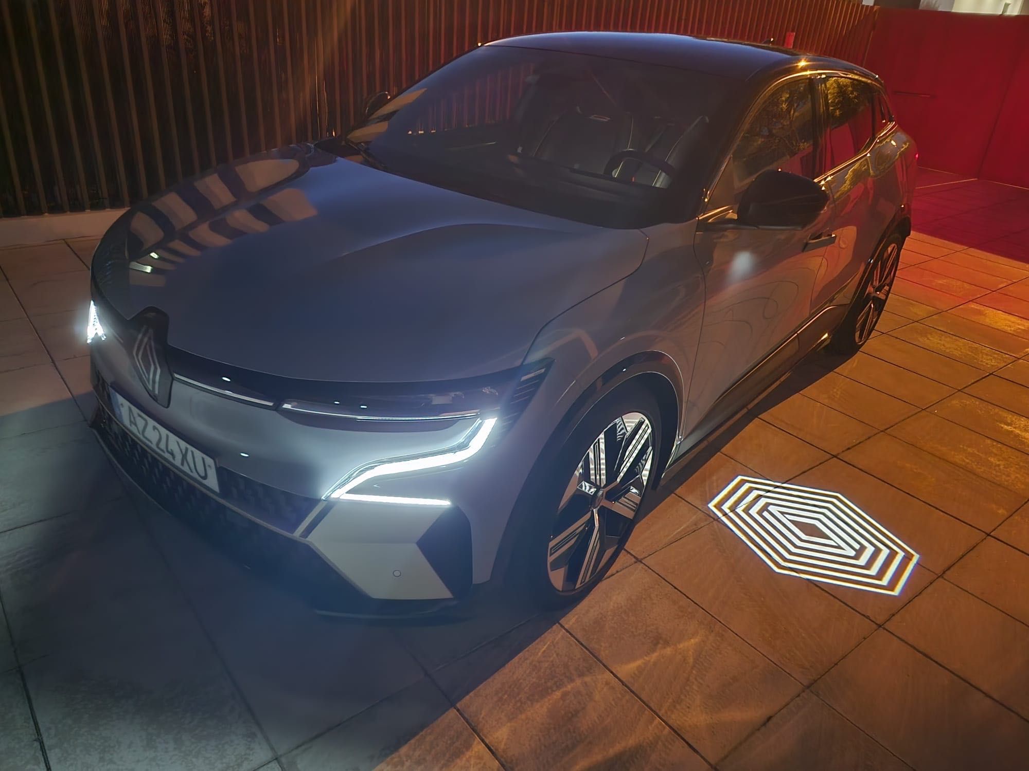 Renault Megane E-tech EV60 Iconic Full-extras
