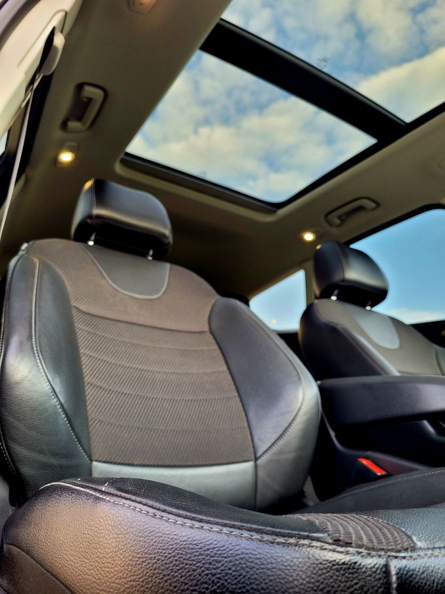 Ford kuga 2.0diesel 4x4 Panorama Bogate wyposażenie Faktury na naprawy