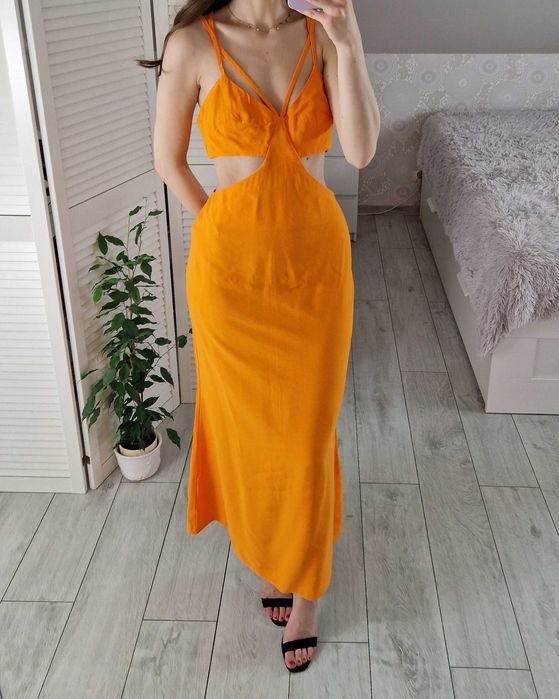 Asos pomarańczowa sukienka dopasowana midi wycięciami na ramiączkach L