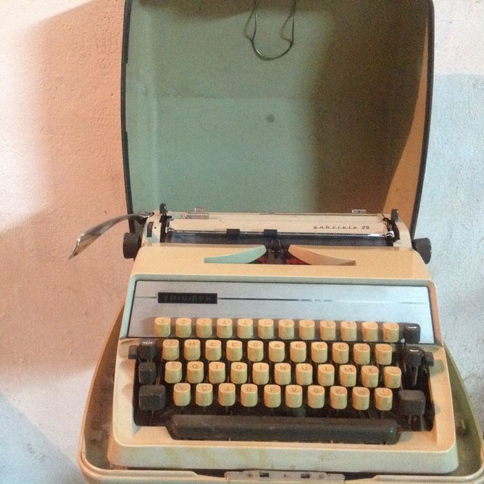 Máquina de Escrever Triumph mod. Gabriele 25 - Vintage