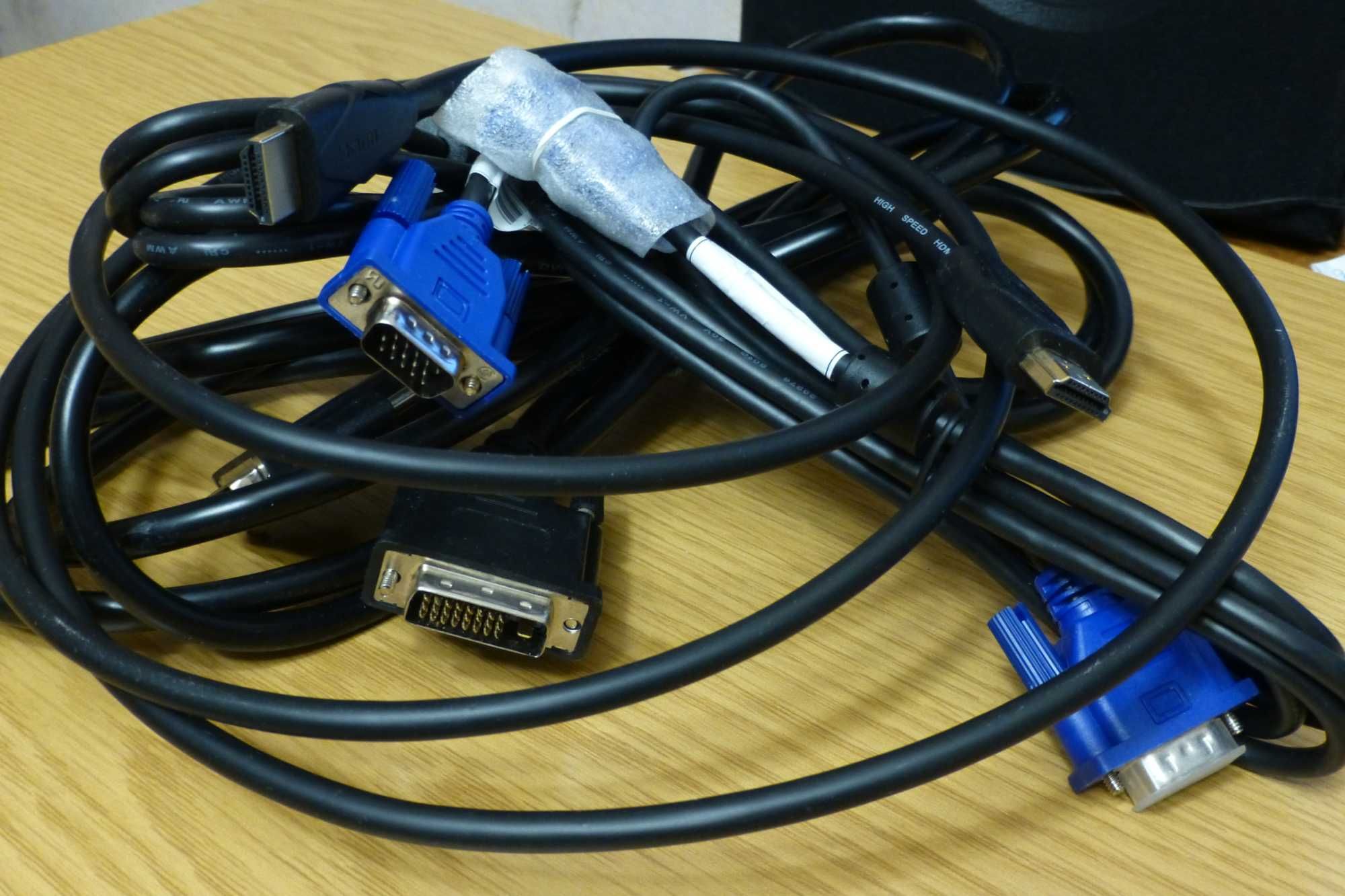 Кабелі до комп'ютера  VGA-VGA,  DVI - DVI,  HDMI - HDMI  2.0 4K,  USB
