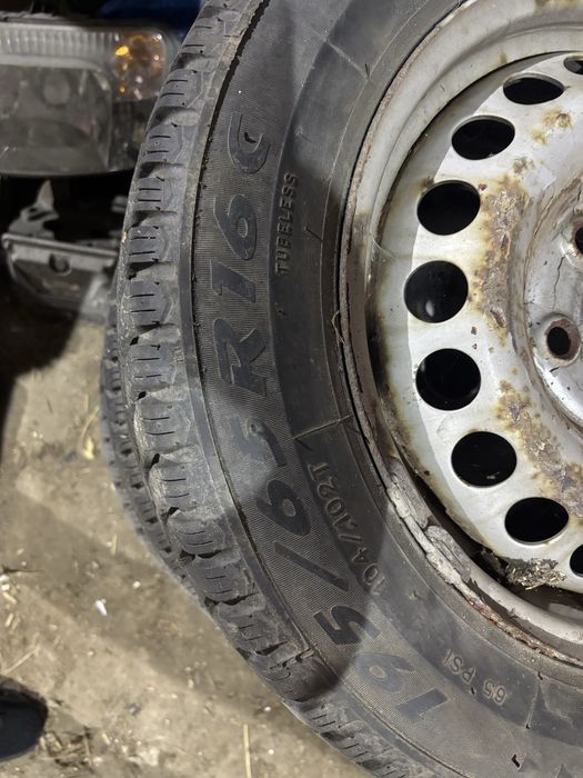 Koła zimowe 195/65/16C  vw 5x120