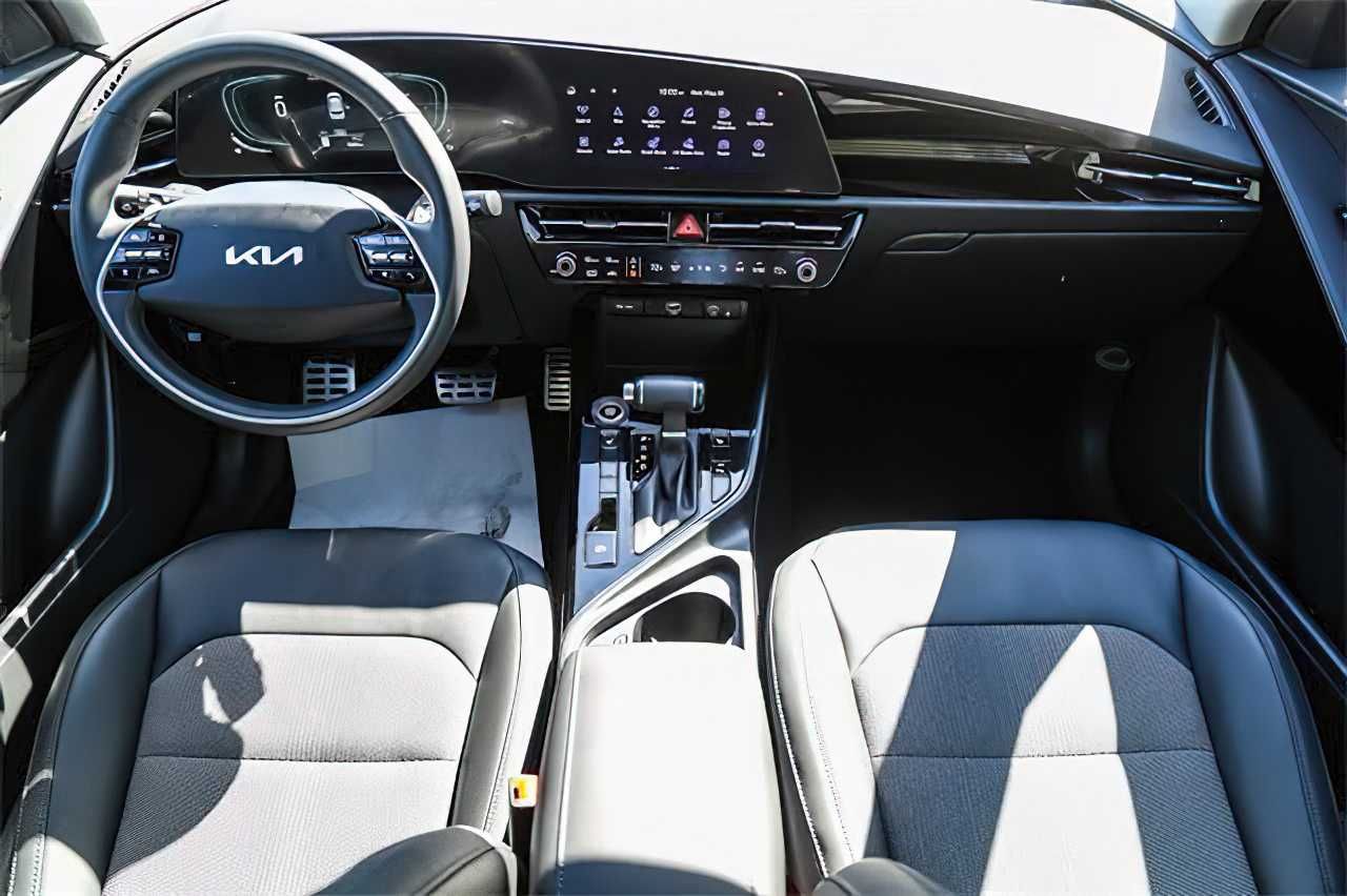 Kia Niro EX Touring 2024