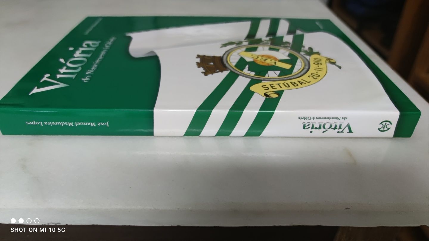 Livro Vitória futebol clube. (Vitória de Setúbal) NOVO