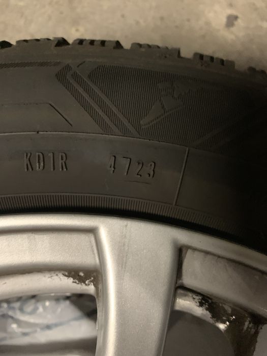 Goodear opony zimowe 195/60R16