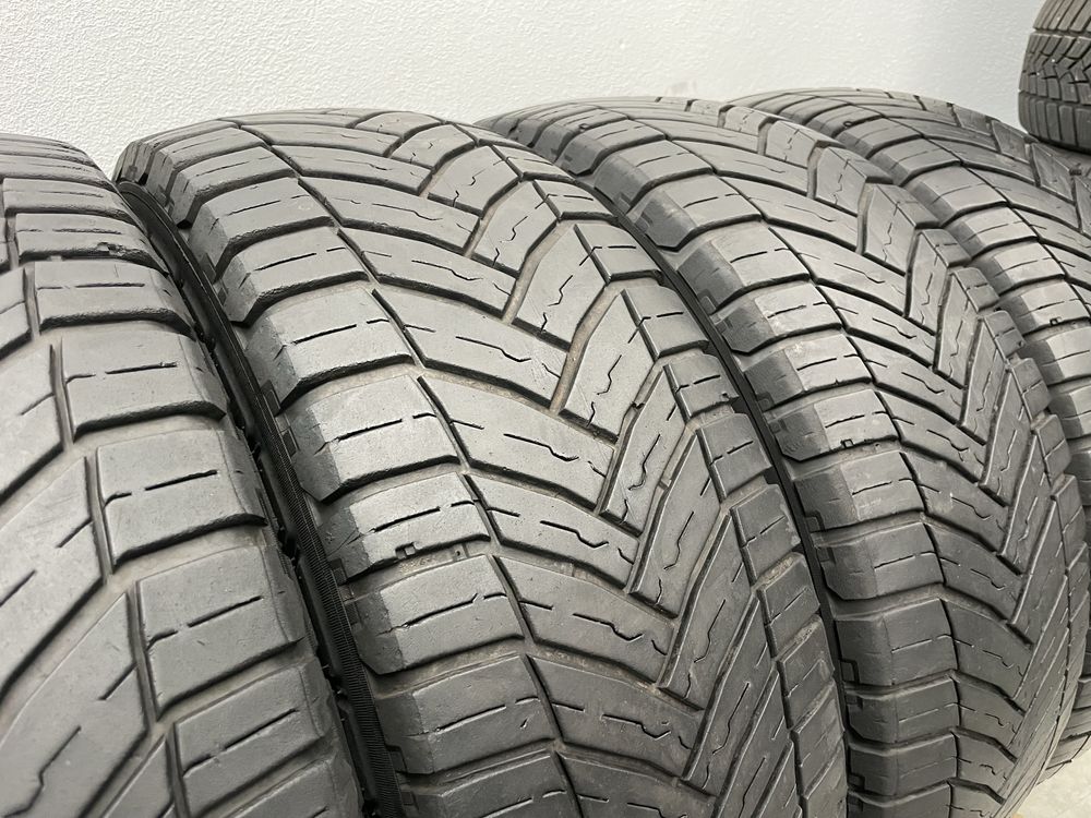 4 Pneus 215/65 R16C Michelin