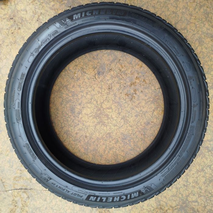 245/45/19 Michelin Pilot Alpin 5 zp продам одну шину