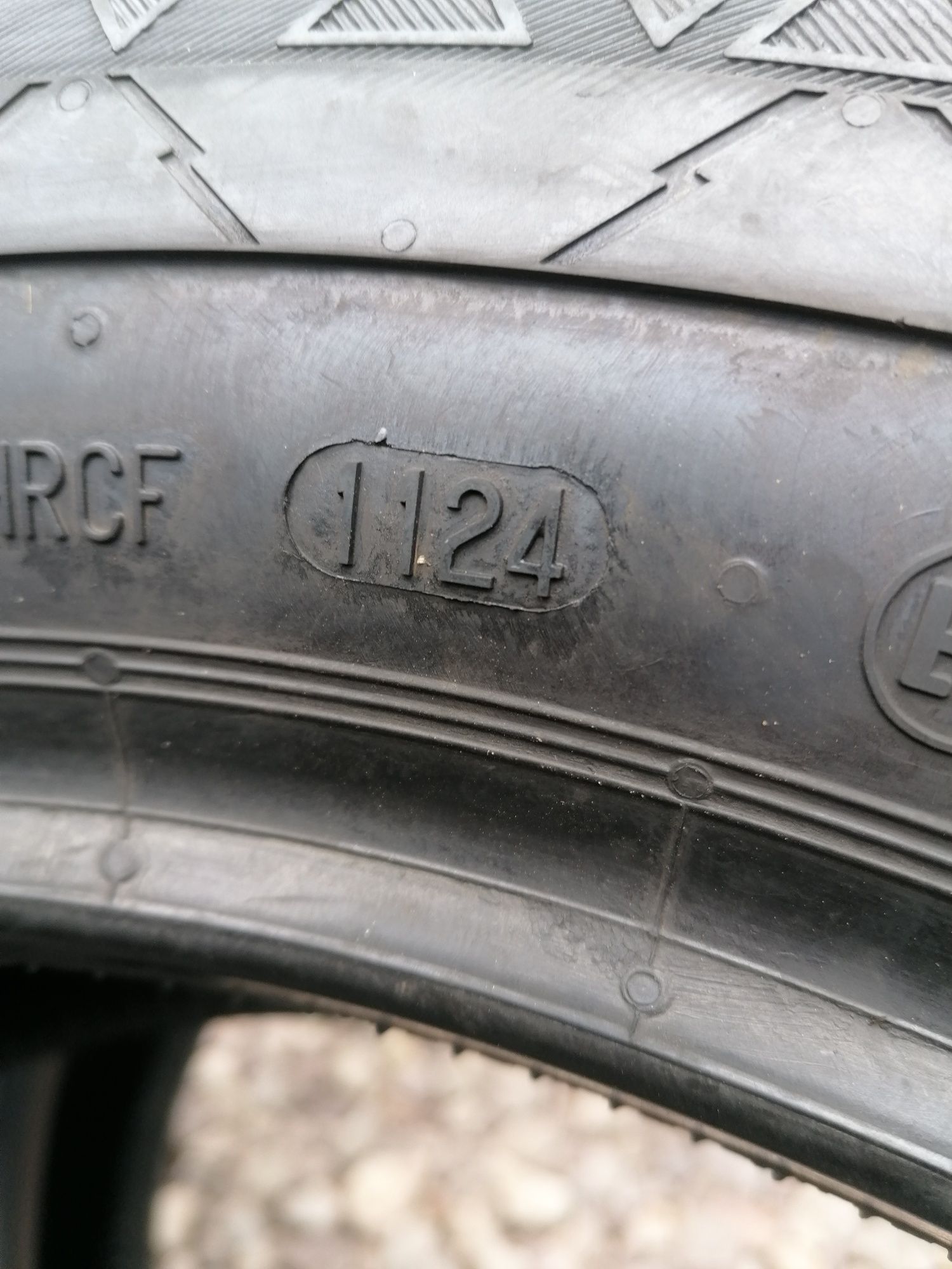 225/55/17 C Continental 2024 rok zimowe