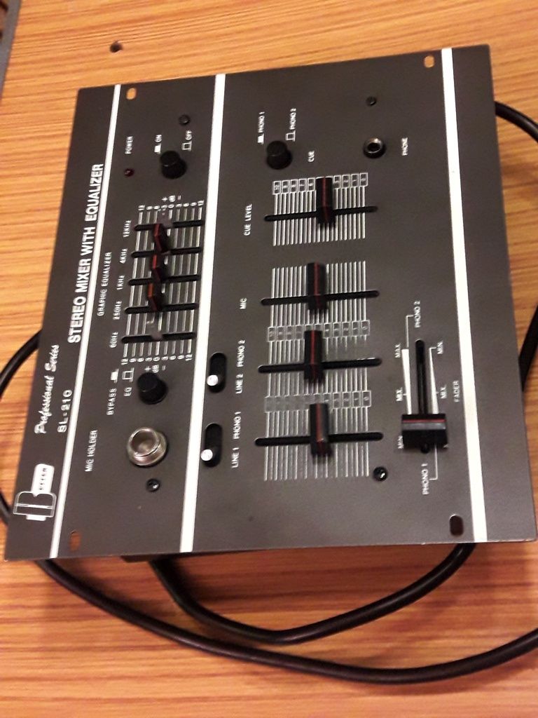 MIKSER audio Z EQUALIZEREM BETTER SL-210 stereo mixer