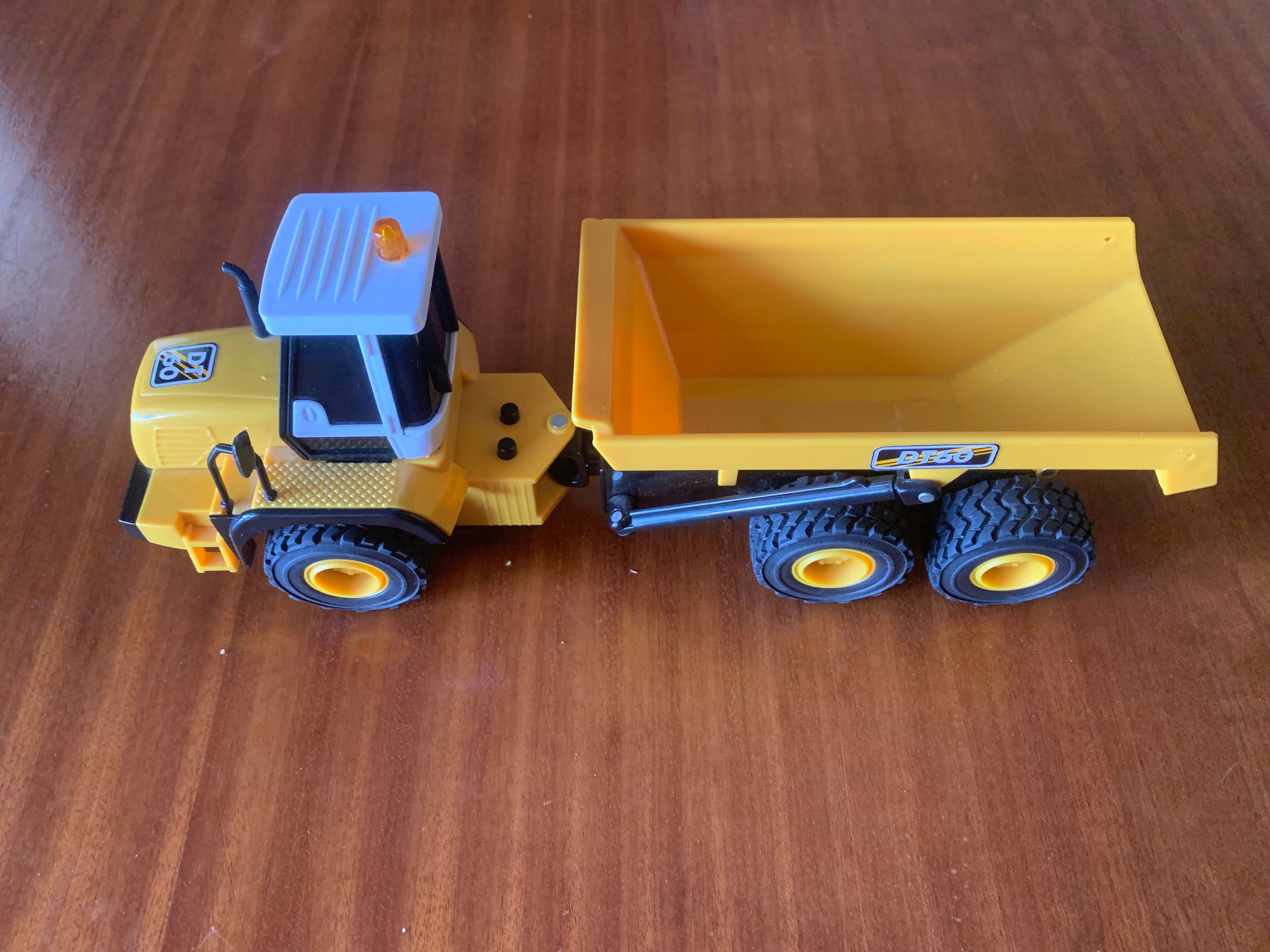 Caterpillar/Buldozer da Bruder + Camião com atrelado da Dickie Toys