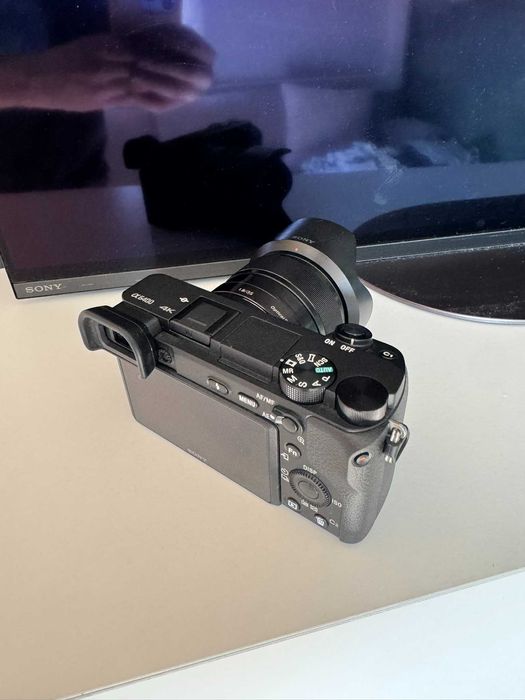 Aparat bezlusterkowiec Sony A6400 + obiektyw SEL35F18 *jak nowy*