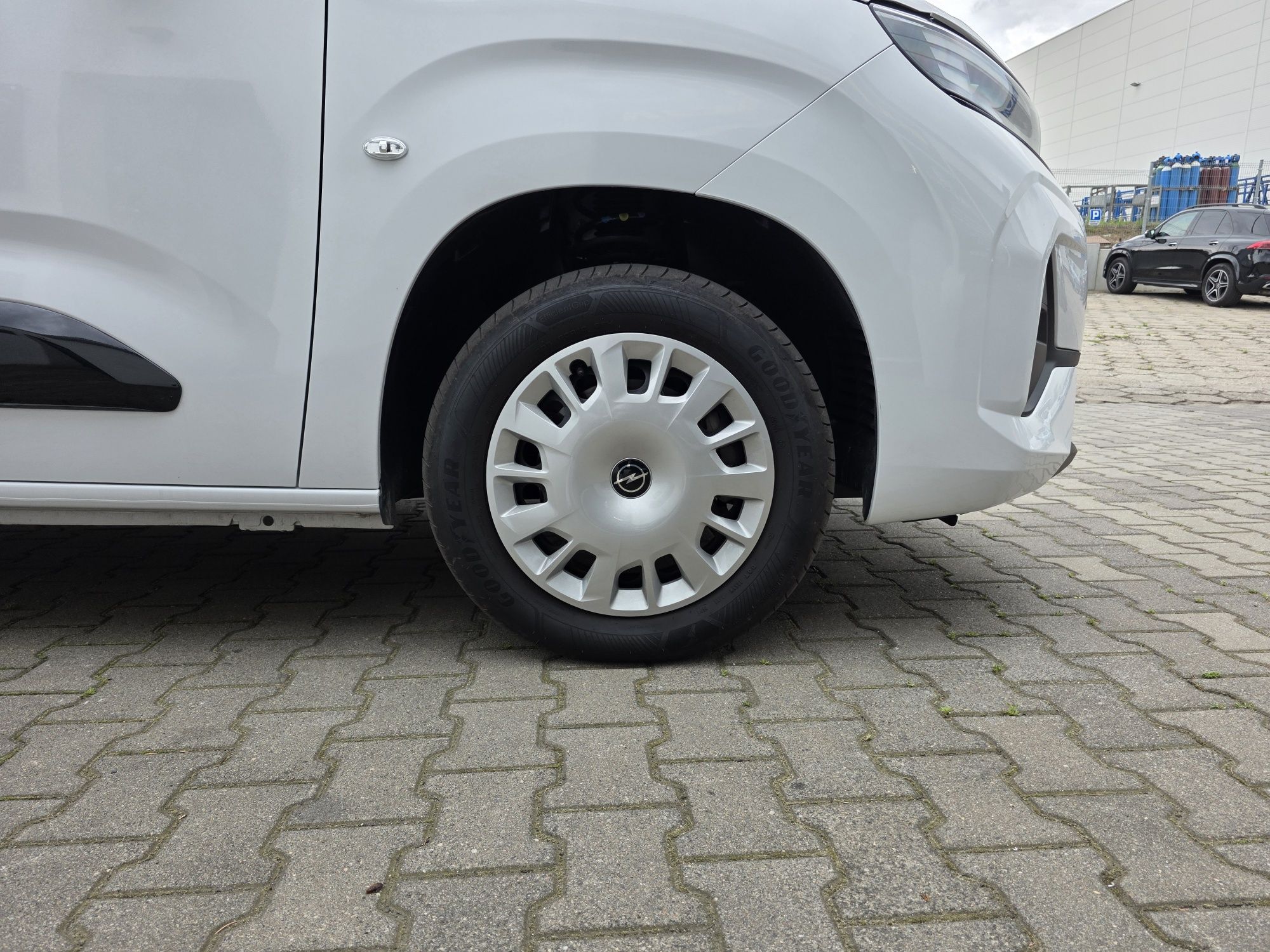 Nowe Opony Letnie 205/60/16 Goodyear Felgi 5x108 Kołpaki Opel Komplet