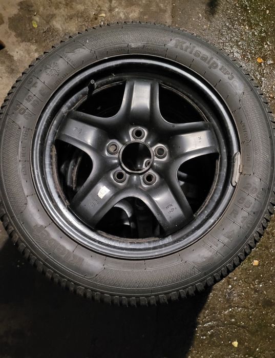 Felgi stalowe strukturalne 16 cali 5x110 Opel Saab z oponami zimowymi