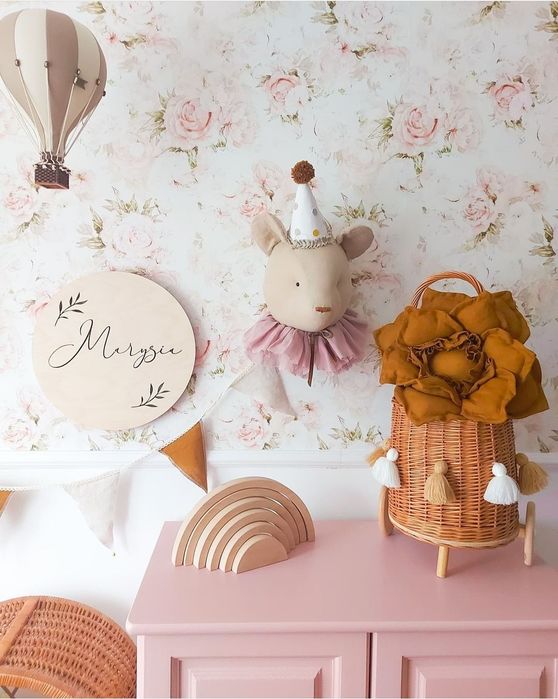 Wózek na zabawki wiklinowy dla dzieci handmade chwosty/pompony