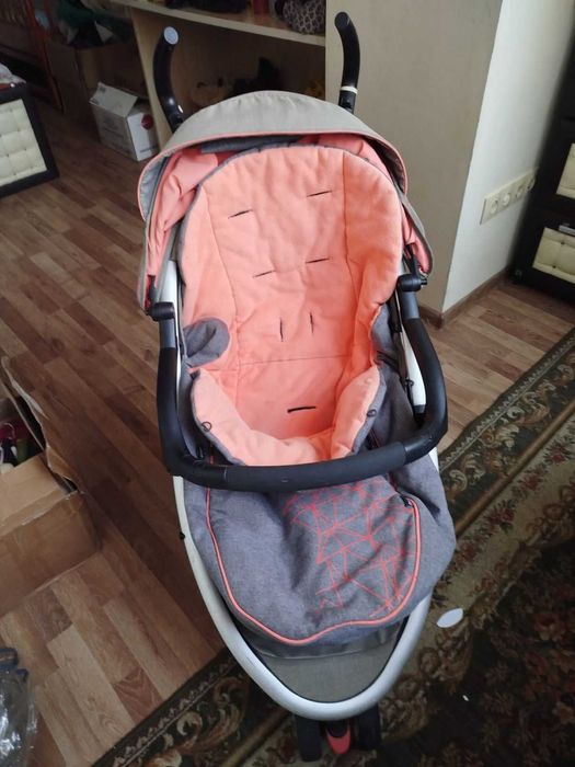 Продаю  коляску дитячу