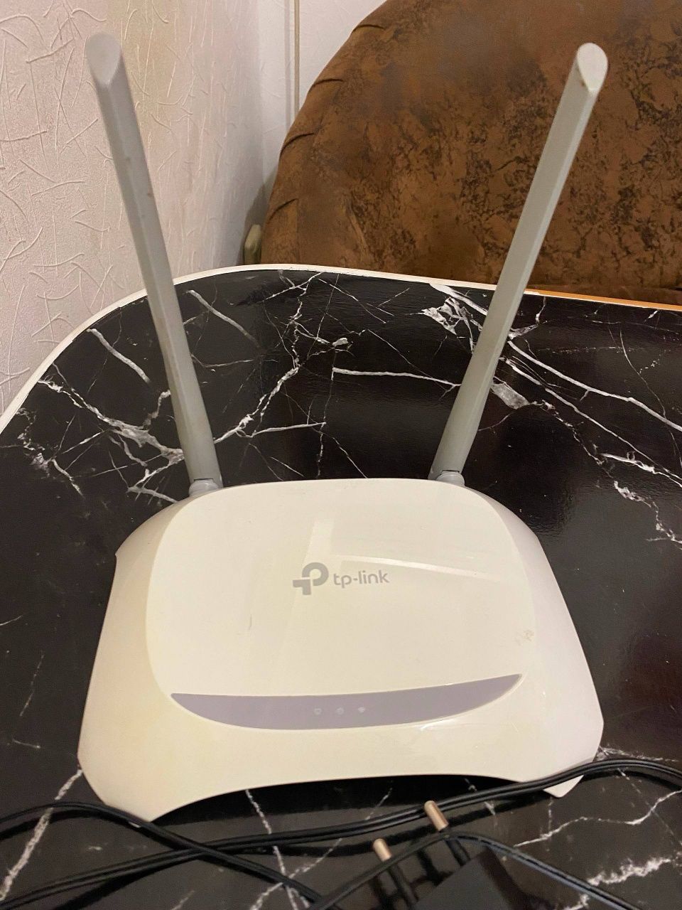 Продам роутер  маршрутизатор TP-LINK TL-WR840N 

Гарн