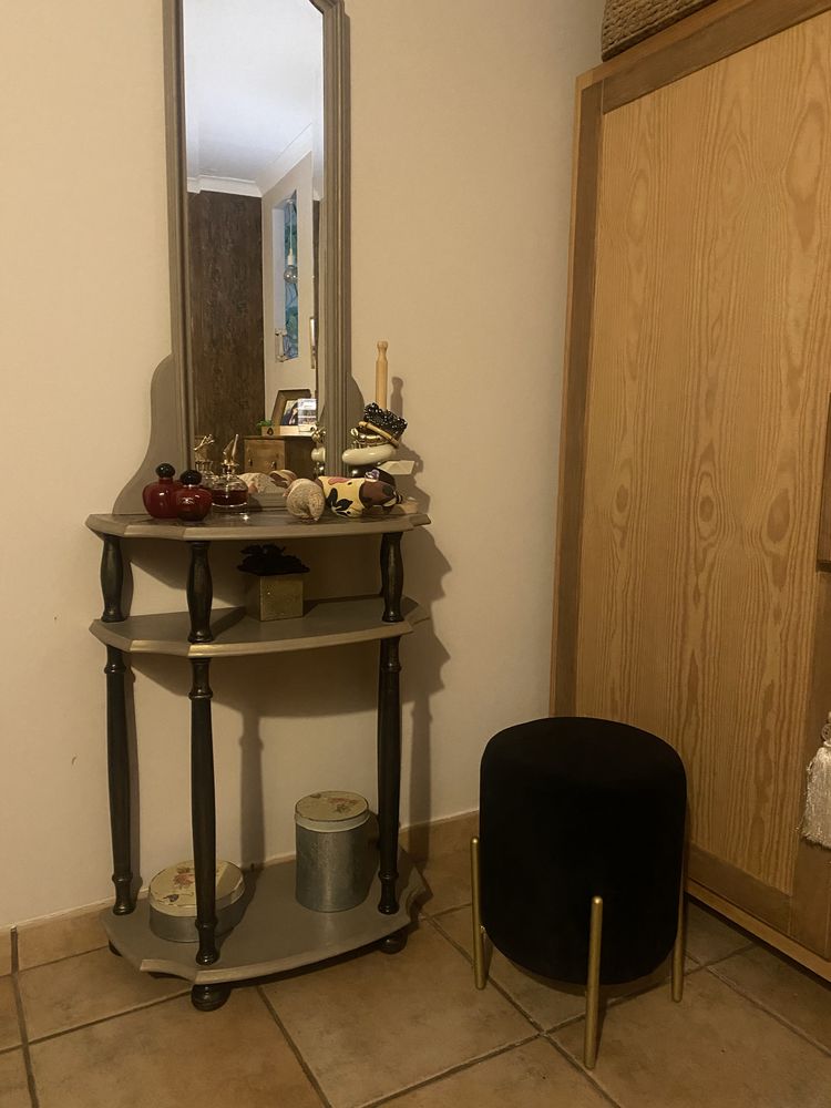 Mesa com espelho