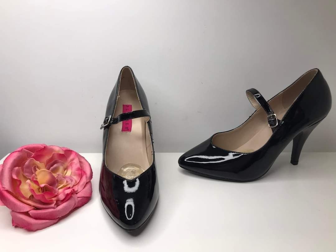 Czółenka lakierowane Pleaser nie używane  Rozmiar 41