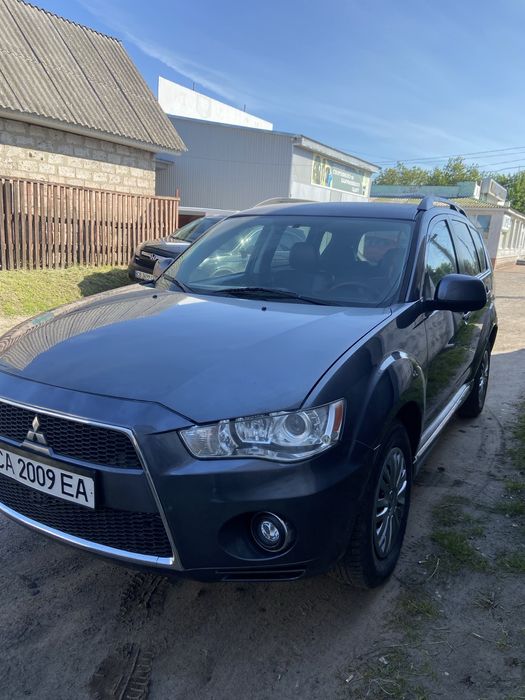 Outlander 7 місць