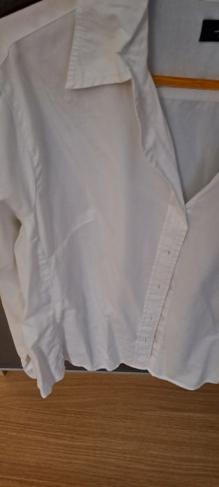 Camisa branca cintada