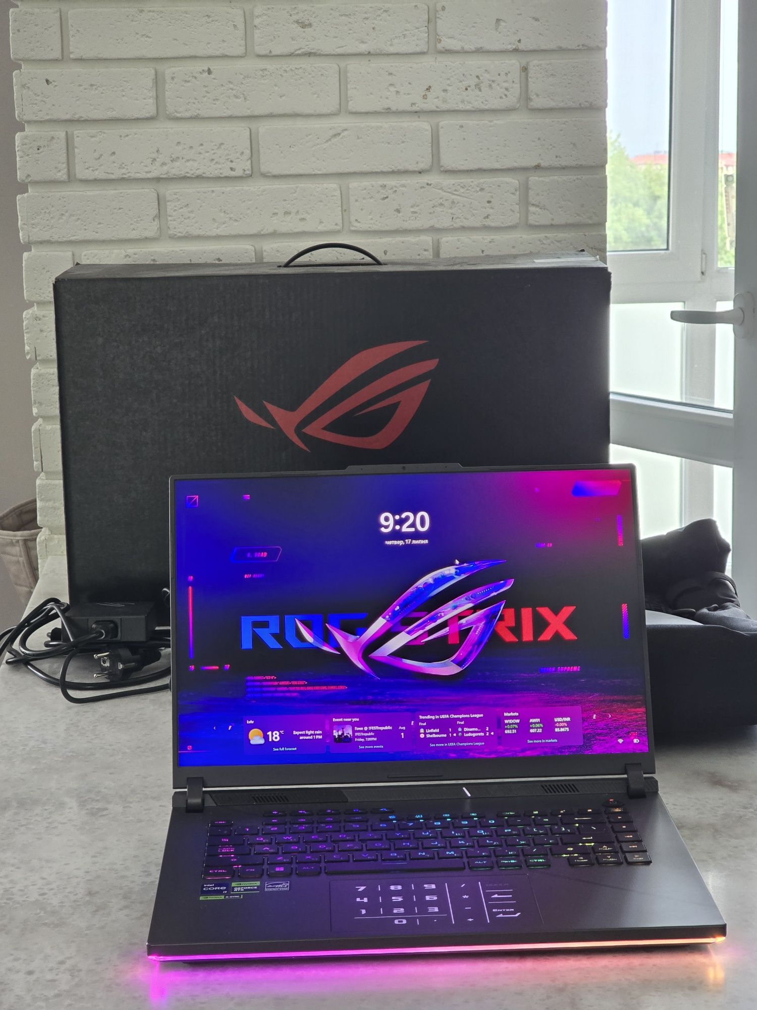 Asus ROG STRIX G16 2024,4070,32GB RAM,i9,2TB SSD
