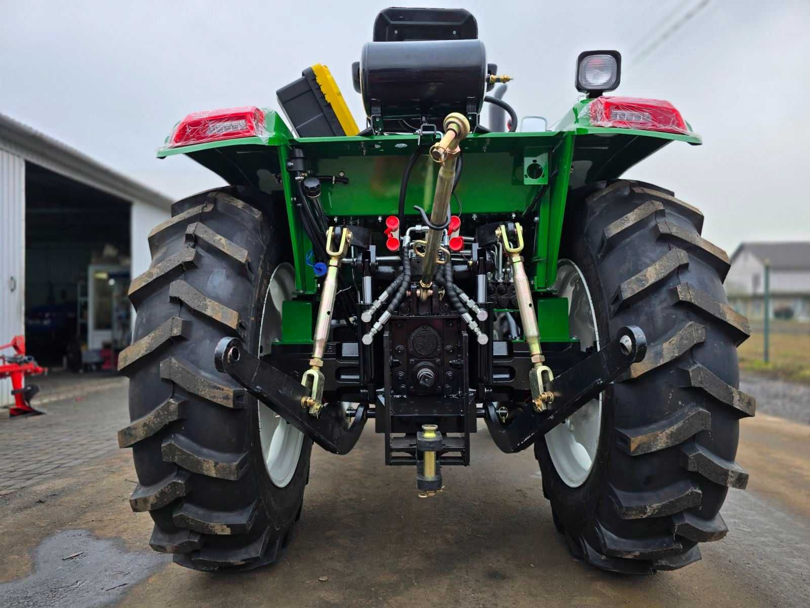 Оновлений мінітрактор John Deere 554XL,  50 к.с, 4х4, вага 2100 кг
