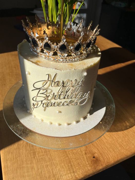 Торти на замовлення • Кенді бар• День народження• Весілля• Хрещення