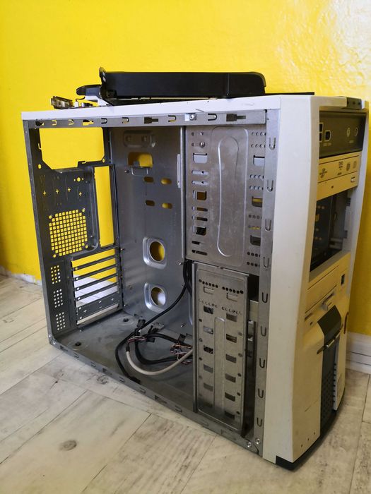 Oddam Zestaw retro podzespołów akcesoriów komputerowych