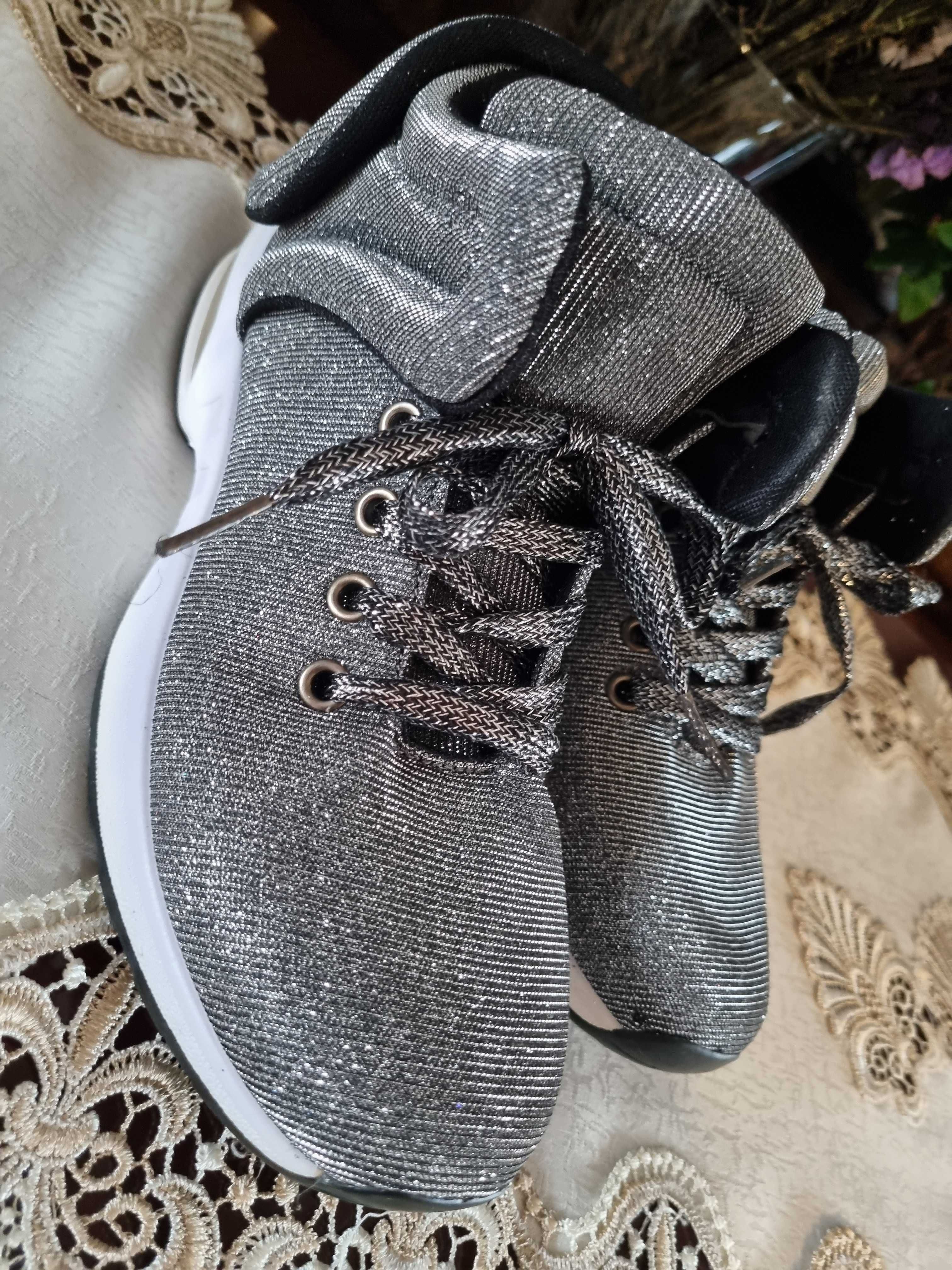 NOWE buty adidasy R 39 sneakersy sportowe srebrne brokat do biegania