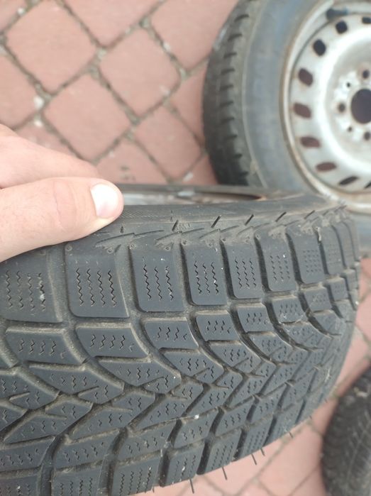 Felgi z oponami Fiat Seicento.