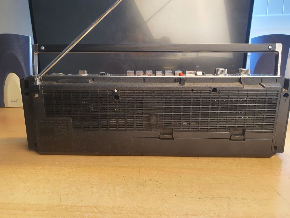 Sony CFS-900S Radio e Leitor de Cassetes Boombox