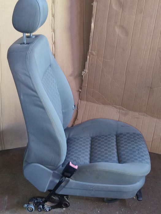 Сидіння водія Аудіо А3,2001року