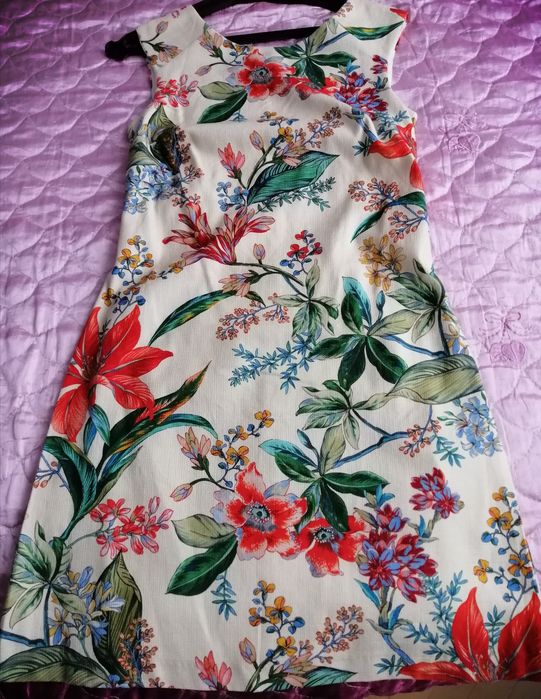 Nowa, kolorowa, dobra gatunkowo sukienka firmy Reserved