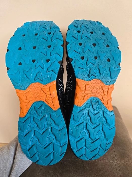 Buty Asics rozm. 45 do biegania wodoodporne