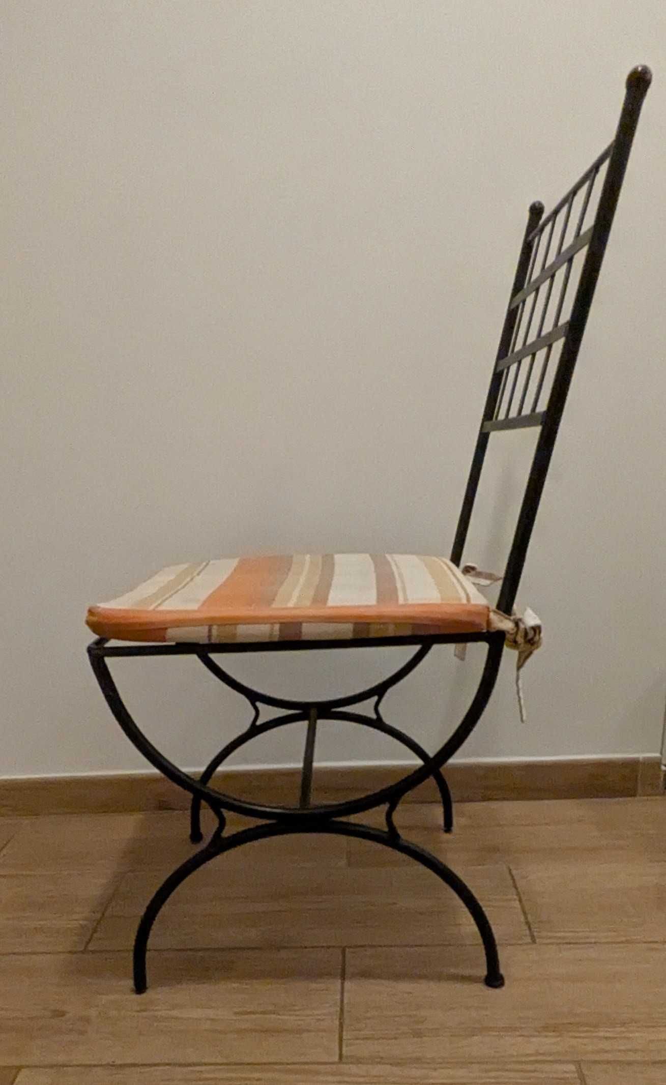 Mesa de cozinha e 4 cadeiras