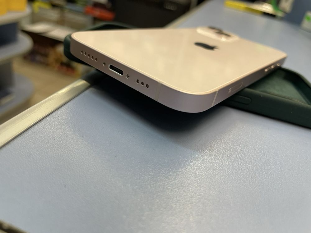 Продам iphone 13 128 Гб r-sim