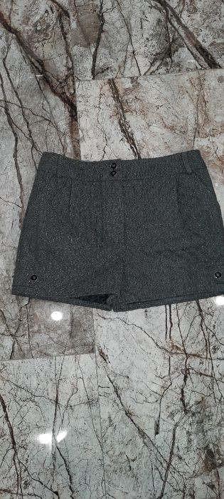 Spodenki dziewczęce r.152 jak nowe
