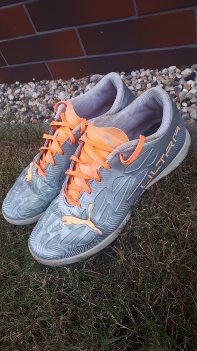 Halówki buty do piłki nożnej 38,5 chłopięce Puma