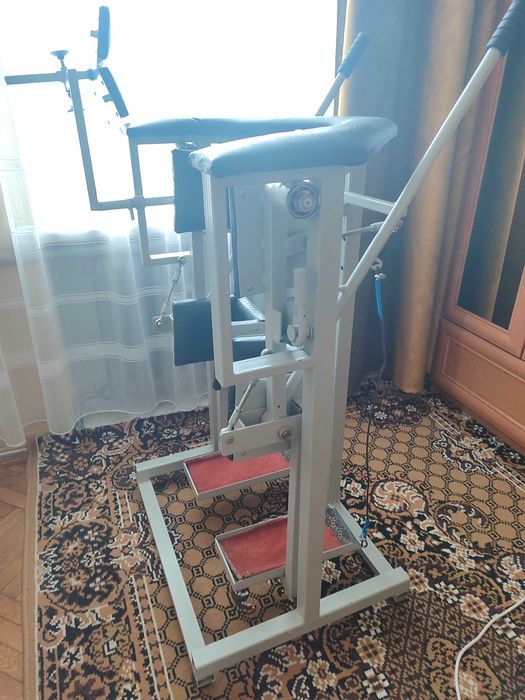 Медичний тренажер для розроблення руху ходи