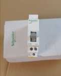 Przełącznik Schneider Acti9 3-pozycyjny iSSW-20-1-3 20A 1CO   A9E18073