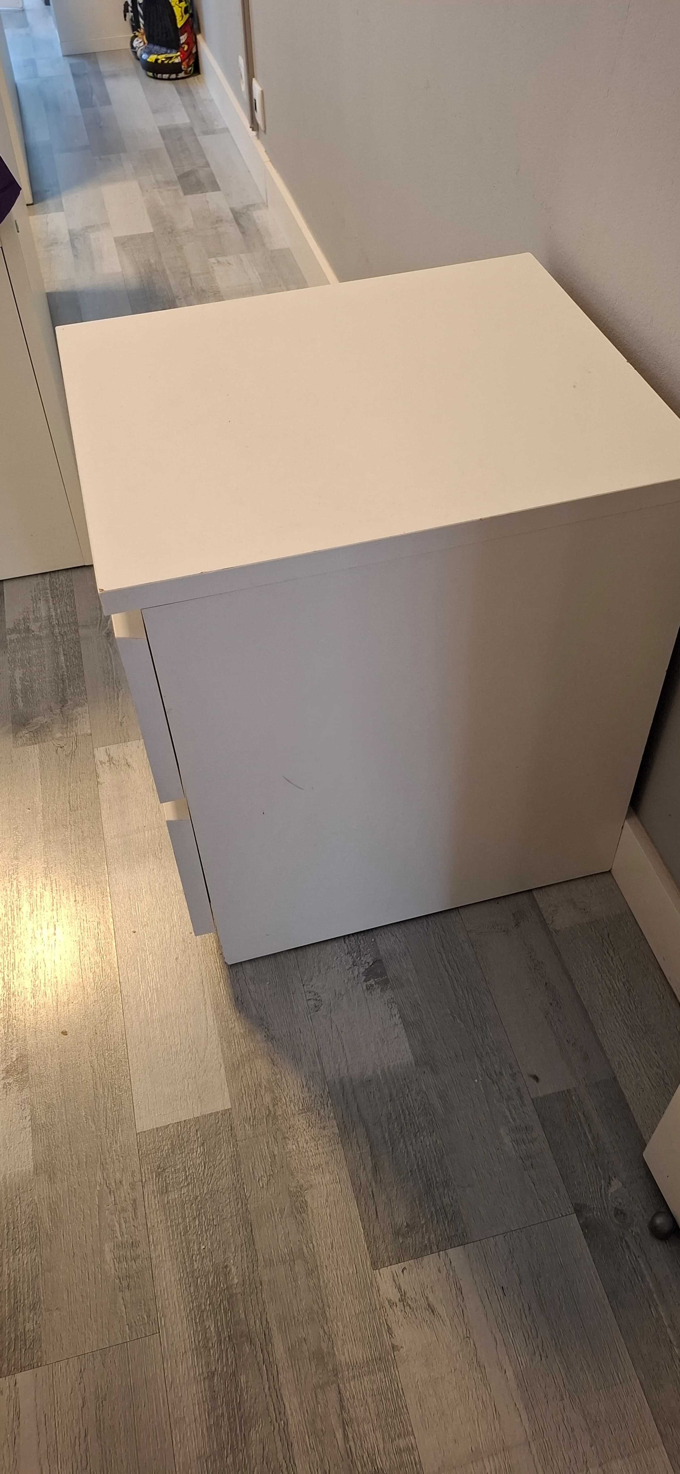 Mesa de cabeceira IKEA