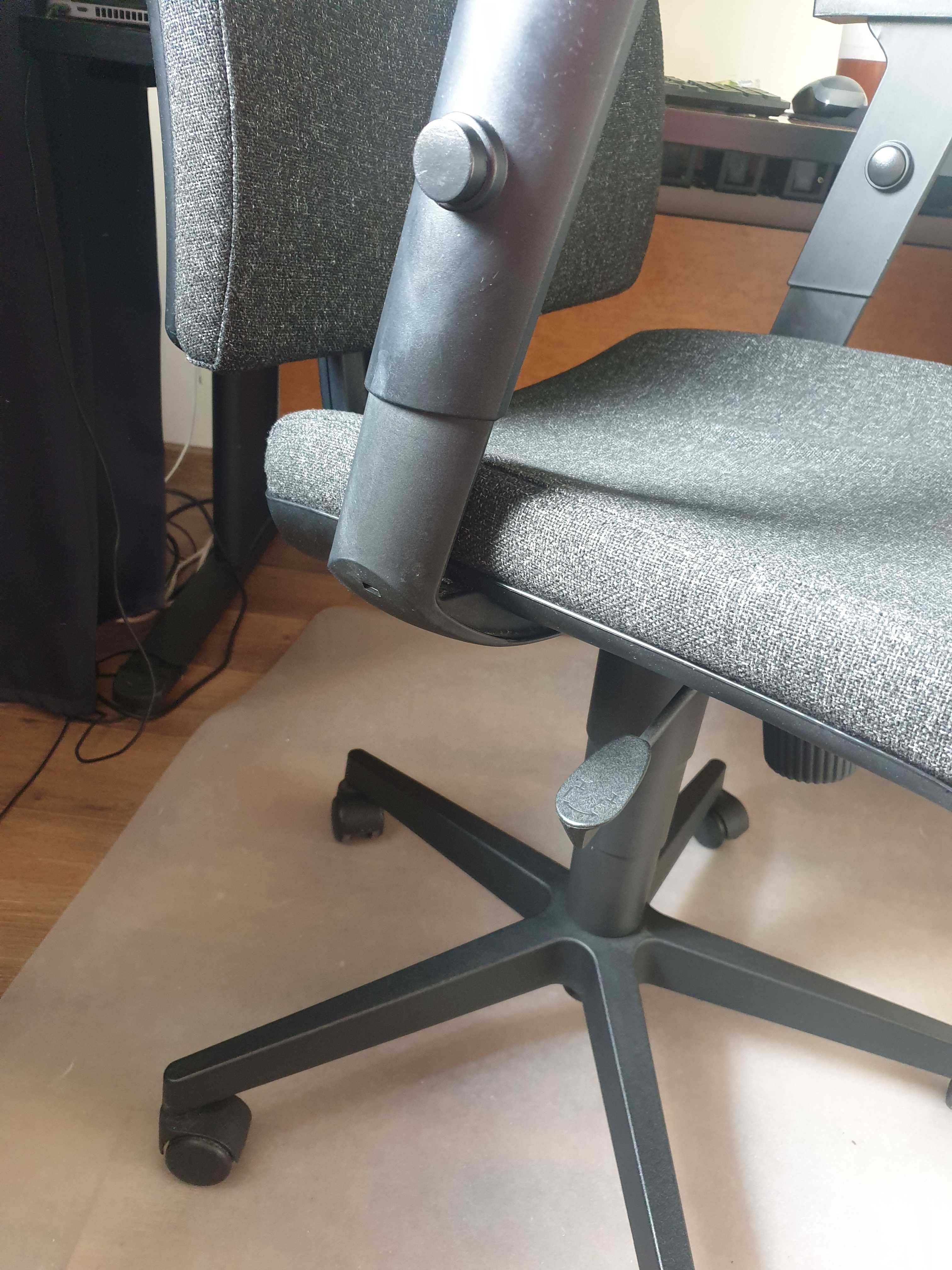 Krzesło biurowe / fotel obrotowy