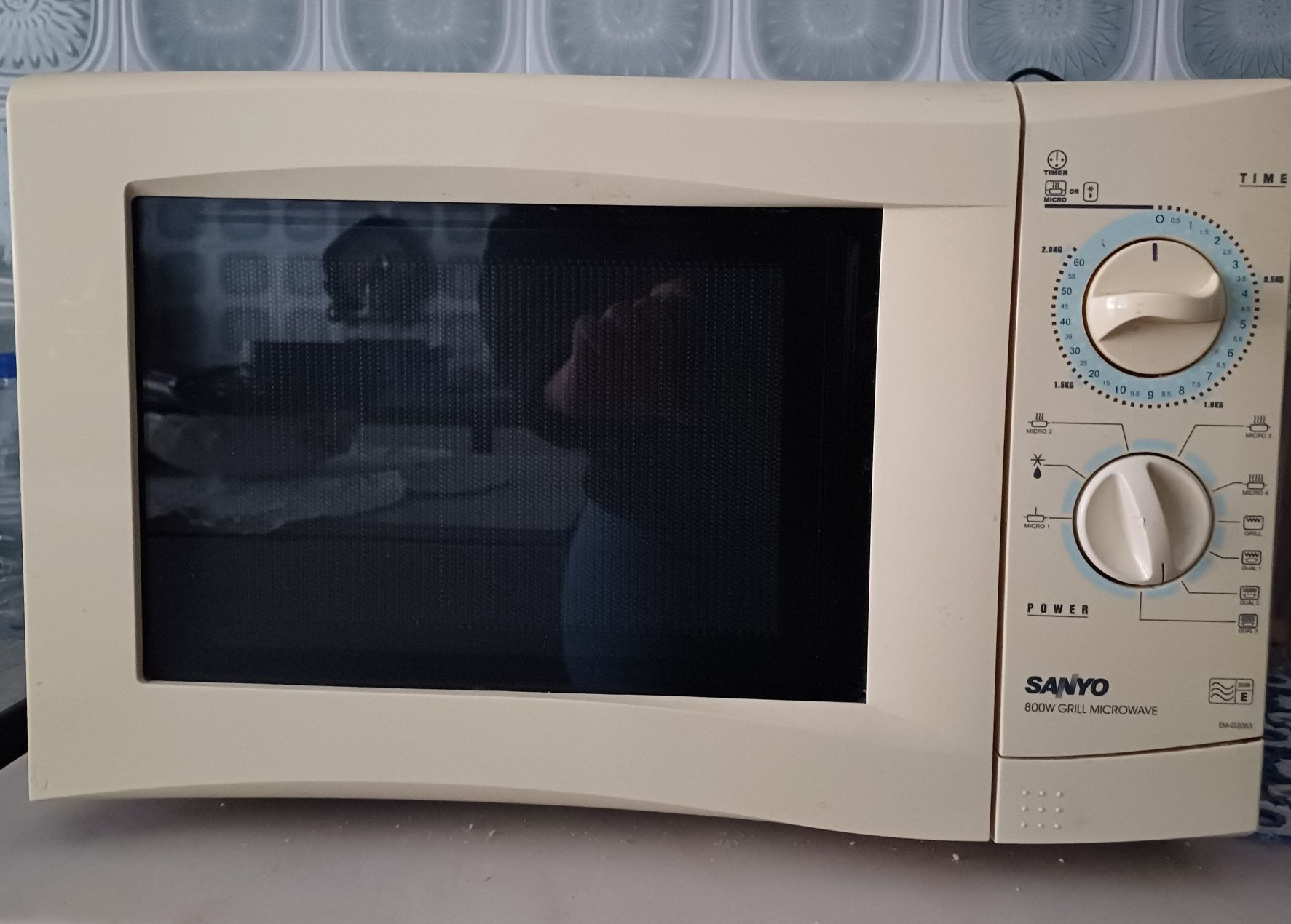 MIcroondas Sanyo 800w Grill