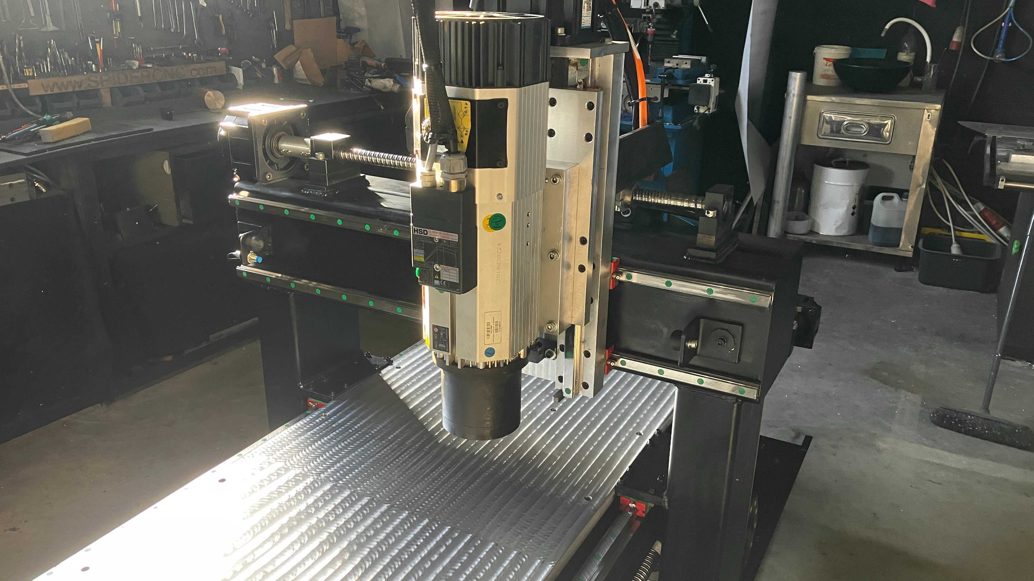 CNC 2000x600mm para Metais  –  troca auto de ferramentas
