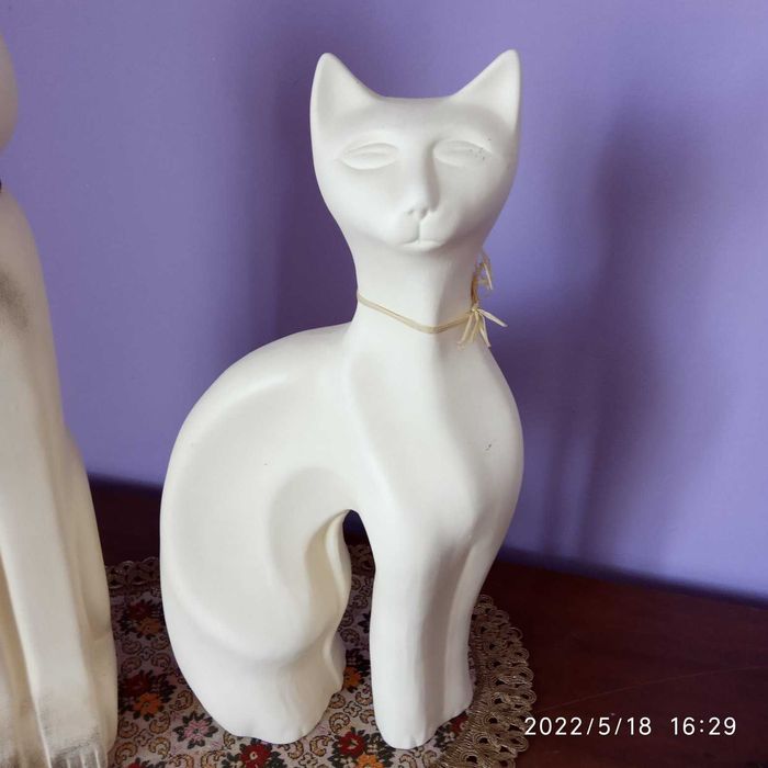 biały kot kotek ceramiczna figura figurka posążek rzeźba