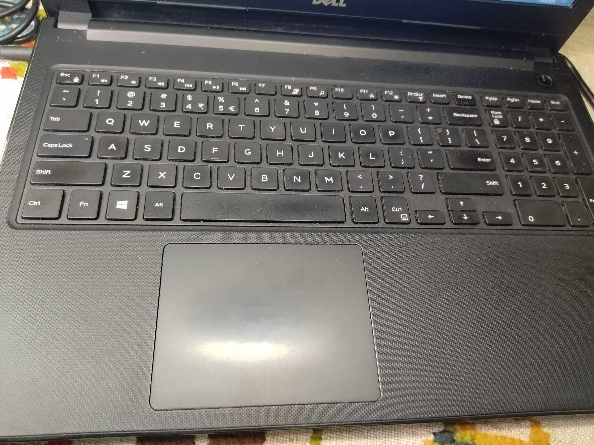 Ноутбук Dell vostro i3-7020u/8gb DDR4/128 SSd/15,6